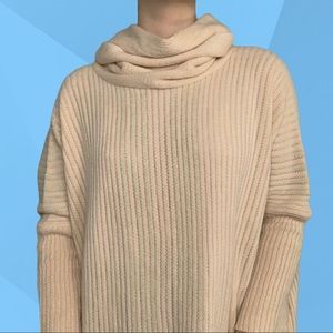 OVERSIZED BABY PINK SWEATER NWOT